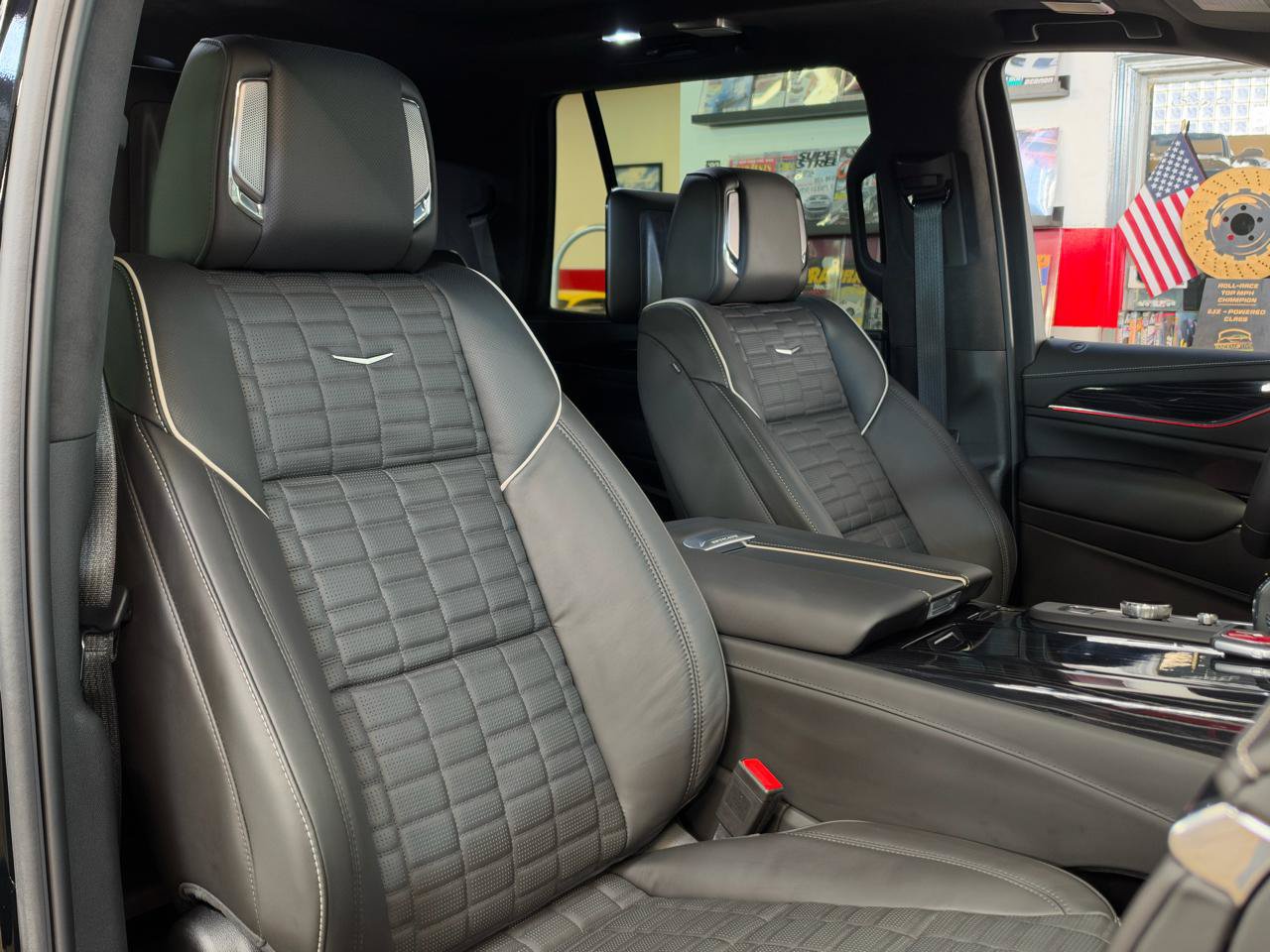 Used 2023 Cadillac Escalade V AWD/4WD image 22