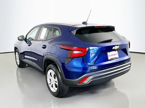 Used 2024 Chevrolet Trax LS FWD image 8