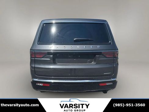 Used 2024 Jeep Wagoneer Series II w/ Flexible Seating Group image 6
