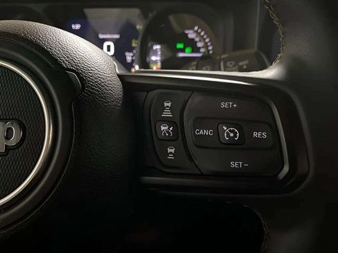 Used 2024 Jeep Wrangler Unlimited w/ Convenience Group AWD/4WD image 35