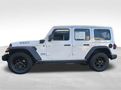 Used 2023 Jeep Wrangler Unlimited w/ Sun & Screen Package image 6