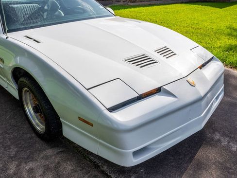 Used 1989 Pontiac Firebird Trans Am RWD image 82