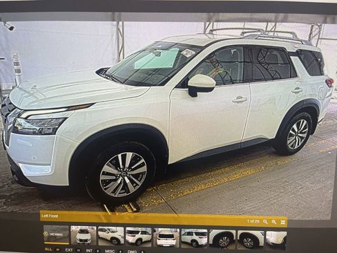 Used 2024 Nissan Pathfinder SL AWD/4WD image 1
