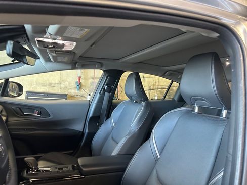 Used 2025 Toyota Prius Limited image 25