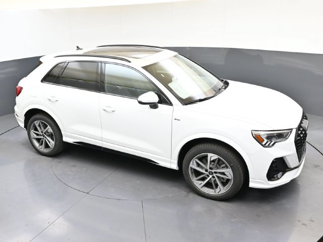 Used 2025 Audi Q3 2.0T Premium w/ Convenience Plus Package AWD/4WD image 42
