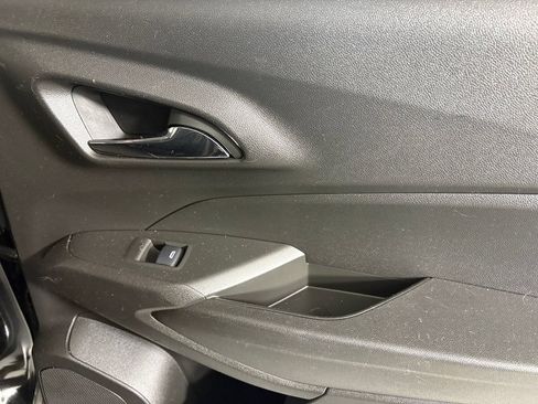 Used 2024 Chevrolet Trax LT FWD image 18