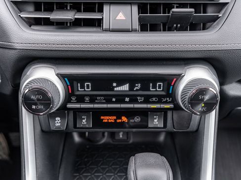 Used 2020 Toyota RAV4 XLE w/ Convenience Package AWD/4WD image 29