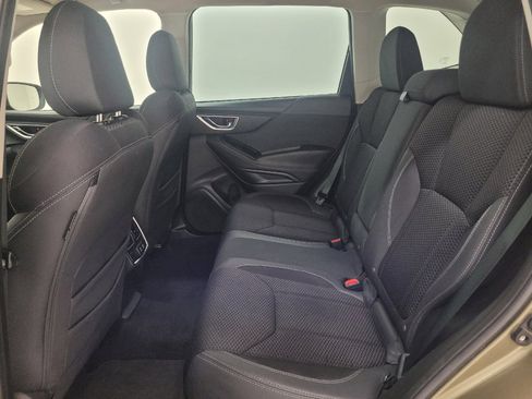 Used 2023 Subaru Forester Premium AWD/4WD image 18