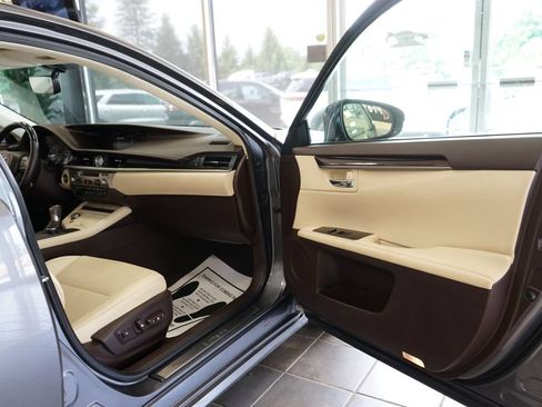 Used 2016 Lexus ES 350 FWD image 39