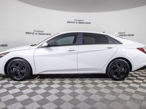Used 2022 Hyundai Elantra SEL image 11
