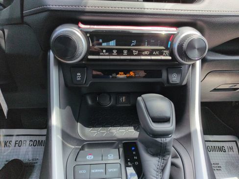 Certified 2025 Toyota RAV4 LE FWD image 18