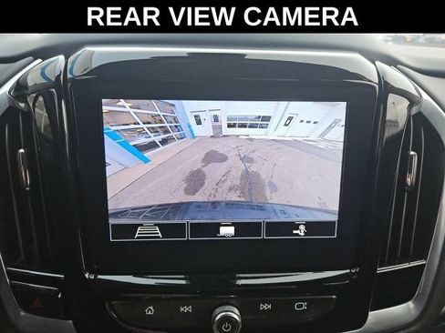 Used 2020 Chevrolet Traverse LT w/ Driver Confidence II Package AWD/4WD image 24