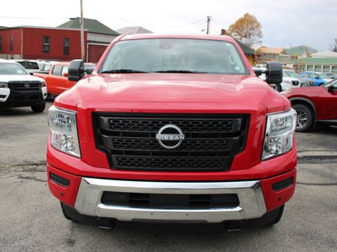 Certified 2024 Nissan Titan SV w/ SV Convenience Package image 11