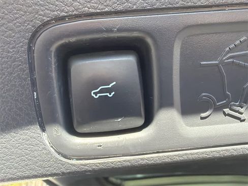 Used 2023 Ford Expedition Limited image 17