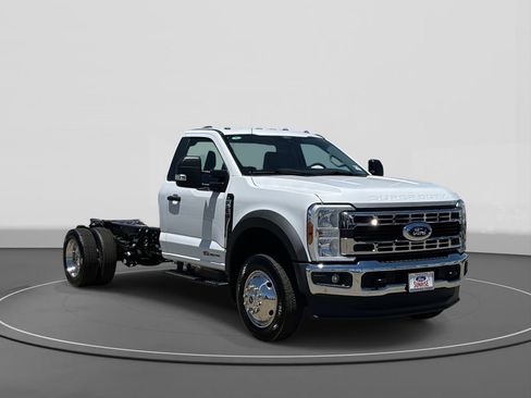 New 2025 Ford F550 2WD Regular Cab Super Duty image 4
