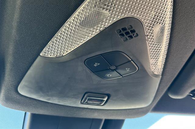 Used 2019 Toyota C-HR Limited FWD image 33