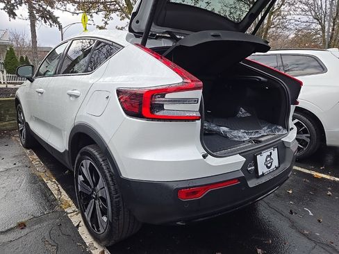 Certified 2023 Volvo C40 P8 Recharge Plus w/ Climate Package image 9