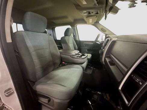 Used 2019 RAM 1500 Classic SLT image 30