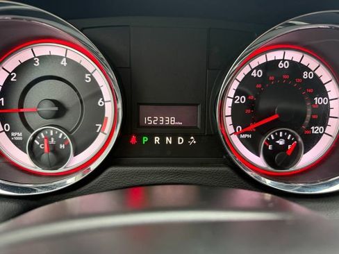 Used 2019 Dodge Grand Caravan SE w/ UConnect Hands-Free Group image 21