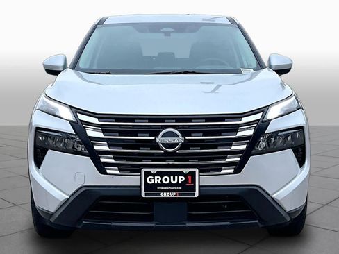 Certified 2025 Nissan Rogue SV FWD image 4
