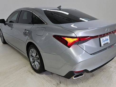 Used 2019 Toyota Avalon XLE w/ Carpet Mat Package image 6