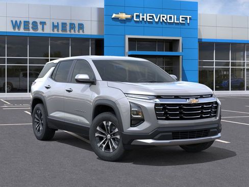 New 2026 Chevrolet Equinox LT w/ Convenience Package II AWD/4WD image 7