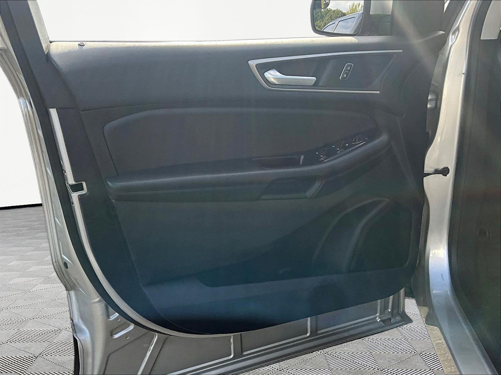 Used 2017 Ford Edge SEL w/ Equipment Group 201A FWD image 20