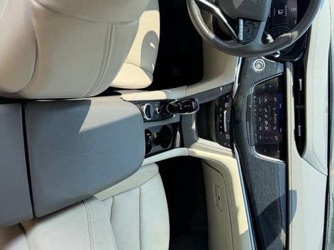 Used 2024 Cadillac XT6 Premium Luxury w/ Technology Package FWD image 20