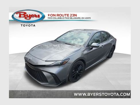 Used 2025 Toyota Camry SE image 1