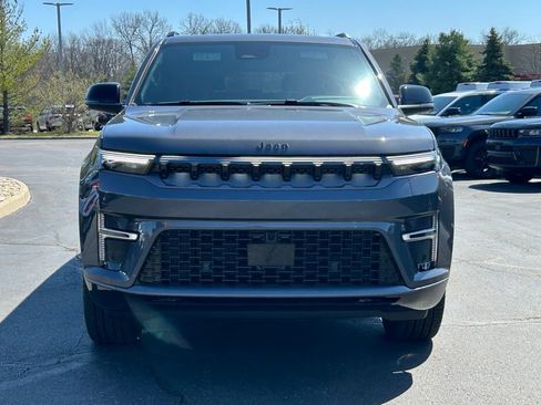 New 2026 Jeep Grand Wagoneer L Limited AWD/4WD image 2