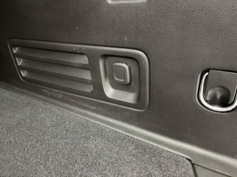 Used 2022 Chevrolet Traverse Premier w/ Redline Edition AWD/4WD image 4