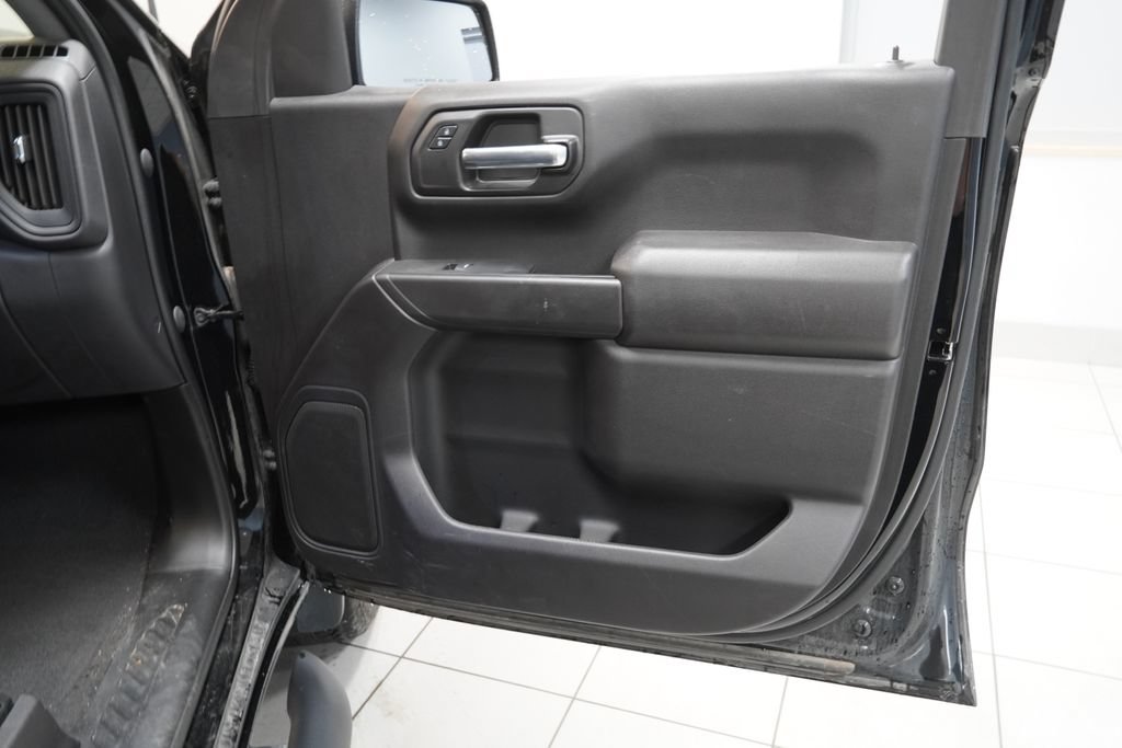 Used 2023 Chevrolet Silverado 1500 Custom Trail Boss w/ 2.7L Blackout Package AWD/4WD image 24