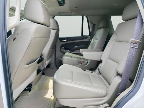 Used 2018 Chevrolet Tahoe LT w/ LT Signature Package AWD/4WD image 13