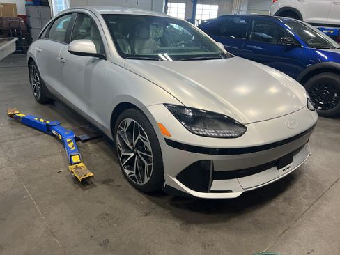 Used 2023 Hyundai Ioniq 6 SEL RWD image 5