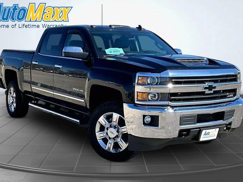 Used 2019 Chevrolet Silverado 2500 LTZ w/ Duramax Plus Package AWD/4WD image 3