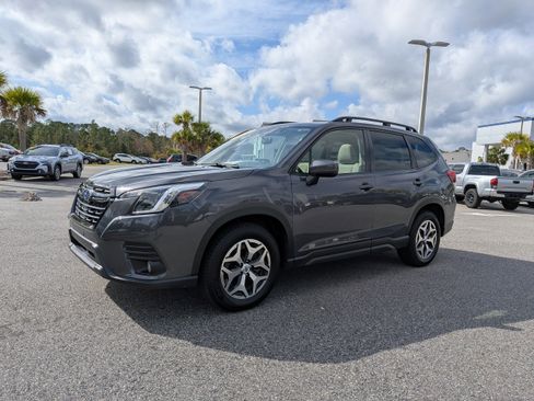 Certified 2022 Subaru Forester Premium image 7