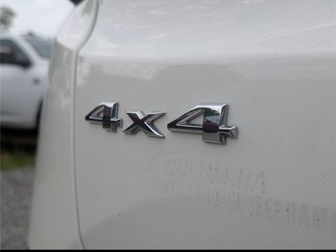 Used 2022 Jeep Renegade Limited w/ Sun, Sound & Wheels Group AWD/4WD image 11