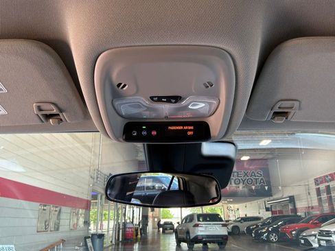 Used 2025 Buick Encore GX Preferred FWD image 14