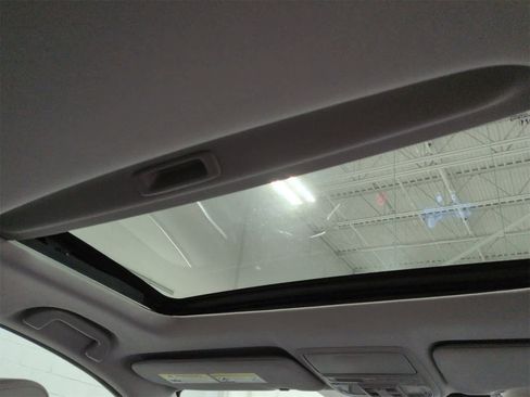 Used 2018 Honda CR-V Touring image 23