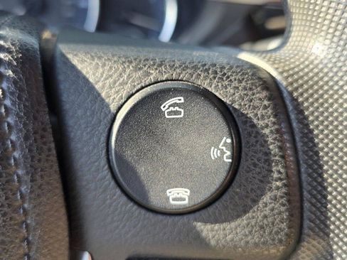 Used 2015 Toyota Corolla LE FWD image 19
