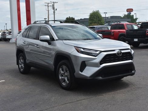 Used 2025 Toyota RAV4 XLE w/ Convenience Package AWD/4WD image 3