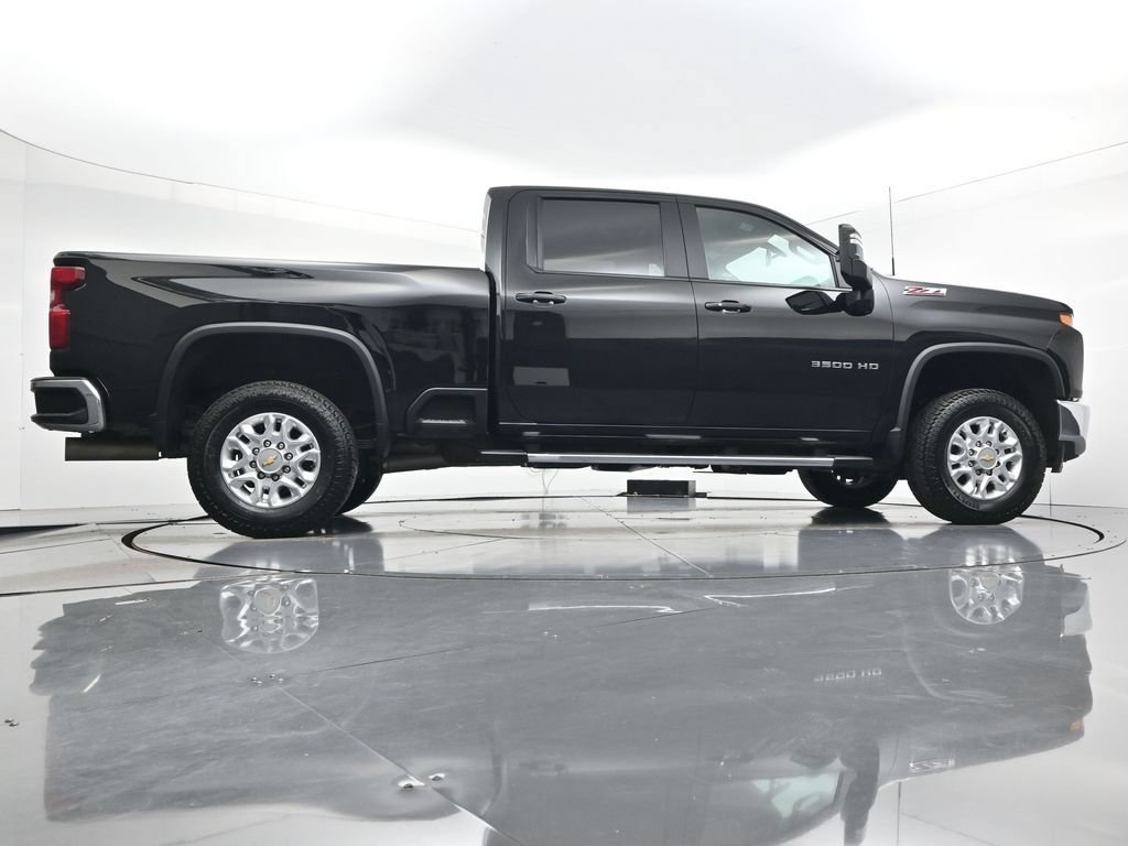 Used 2022 Chevrolet Silverado 3500 LT w/ Convenience Package AWD/4WD image 32