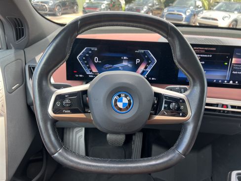 Used 2024 BMW iX xDrive50 w/ Premium Package AWD/4WD image 18
