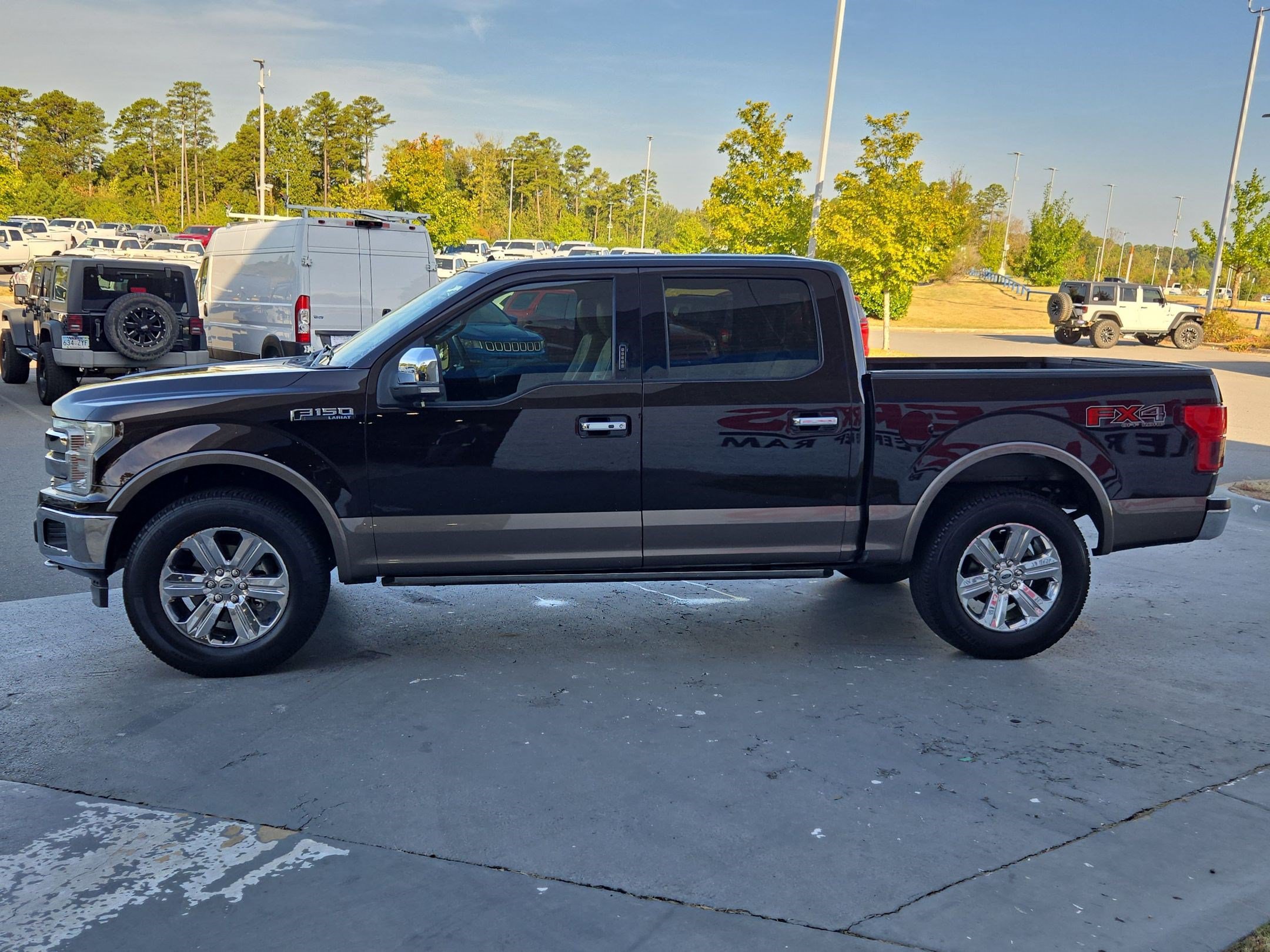 Used 2019 Ford F150 Lariat w/ Equipment Group 502A Luxury AWD/4WD image 4
