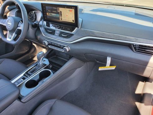 New 2025 Nissan Altima 2.5 SV w/ SV Premium Package image 30