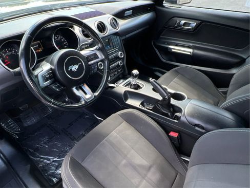 Used 2018 Ford Mustang GT RWD image 9
