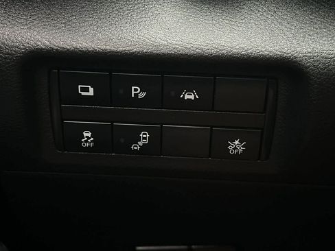 Used 2021 Nissan Kicks S image 33