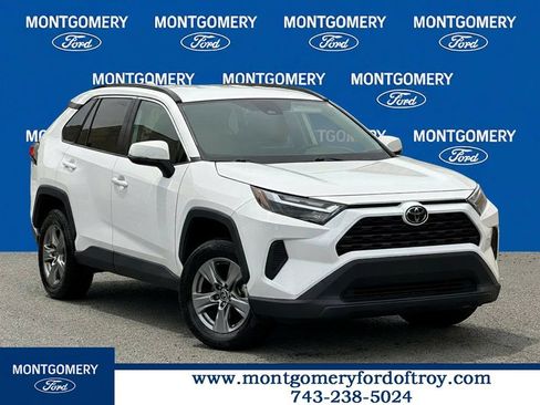 Used 2022 Toyota RAV4 XLE AWD/4WD image 1