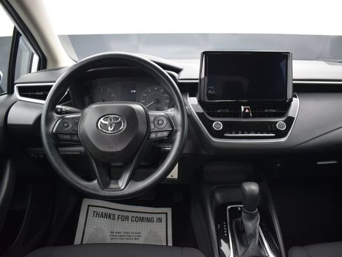 Used 2025 Toyota Corolla LE FWD image 14