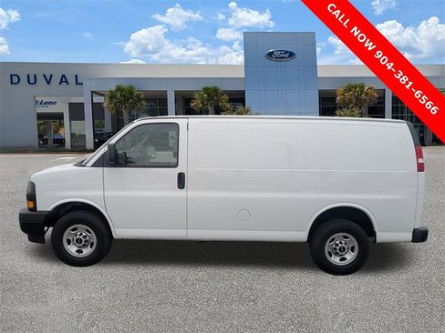 Used 2023 GMC Savana 2500 w/ Driver Convenience Package image 7